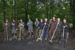 Die übriggebliebenen Helfer am Meiler