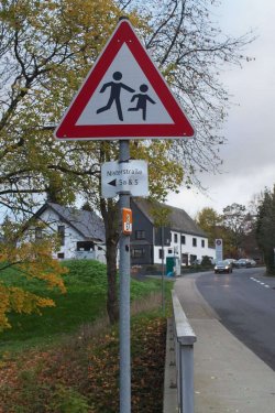 Straßenschild in Eigeninitiative